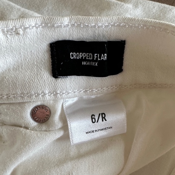 Express High Rise Cropped Flare White Button-Fly Jeans - Picture 2 of 3